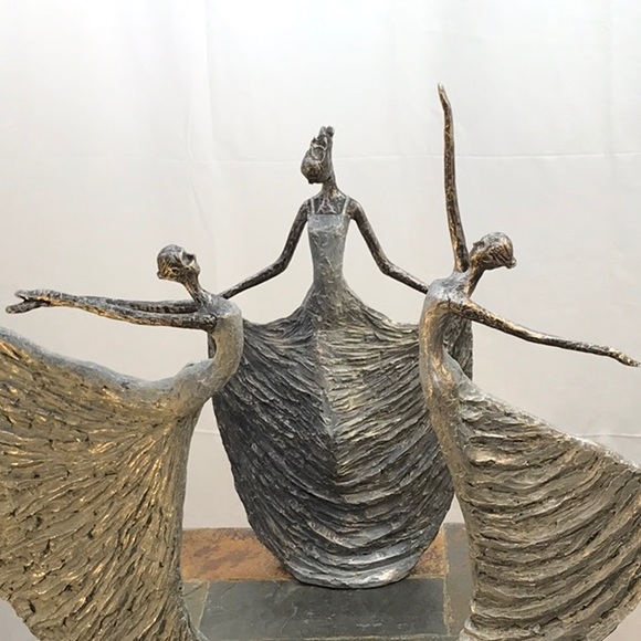 The Full Set of 3 Dancers Decorative Figurines - Picture 15 of 16